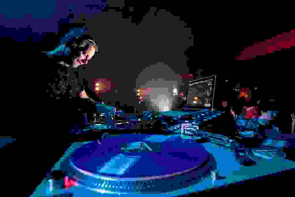 TIEFSCHWARZ (Basti , Souvenir Music, Berlin)