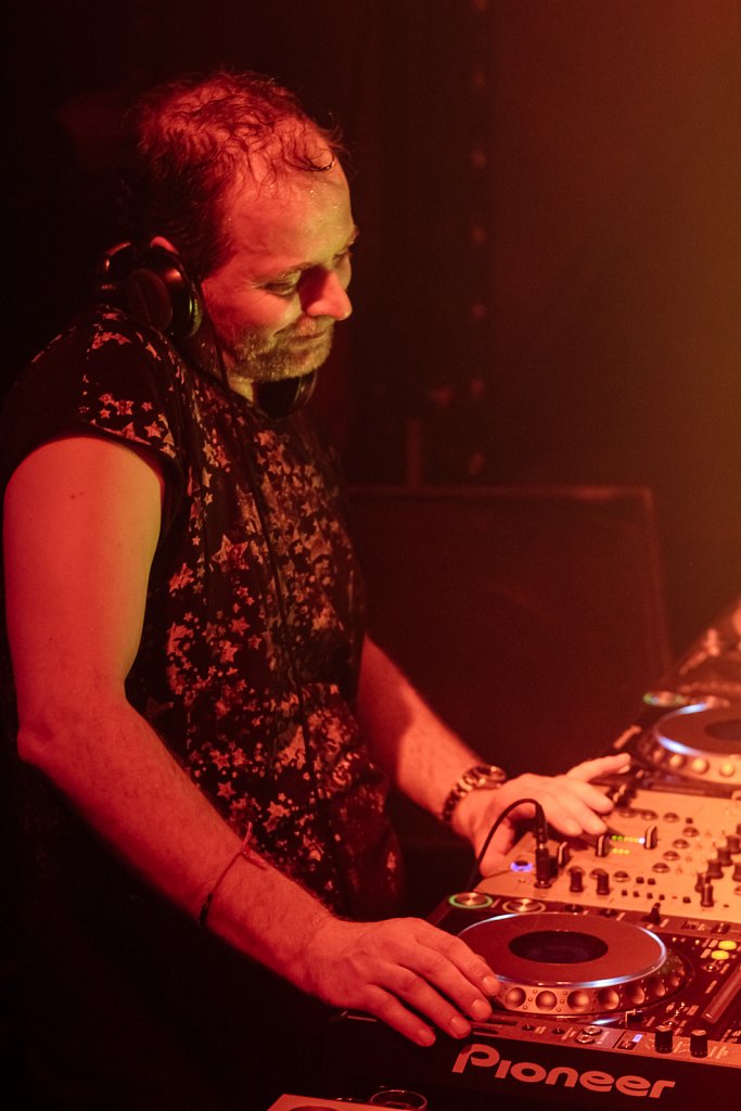 TIEFSCHWARZ (Basti , Souvenir Music, Berlin)